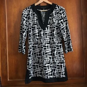 Sarah Spencer black & white tunic top
